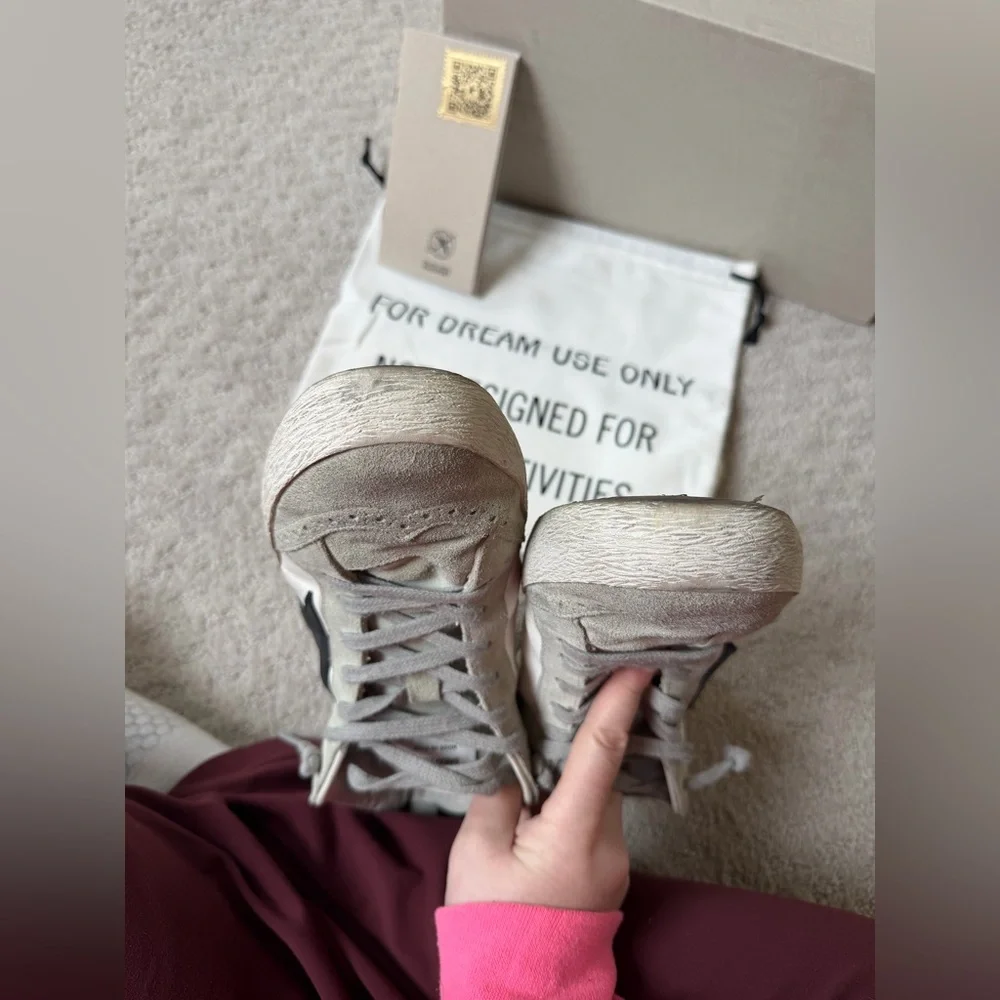 Nearly New Golden Goose Men's Mid Star white with black star 🖤 - Picture 4 of 8